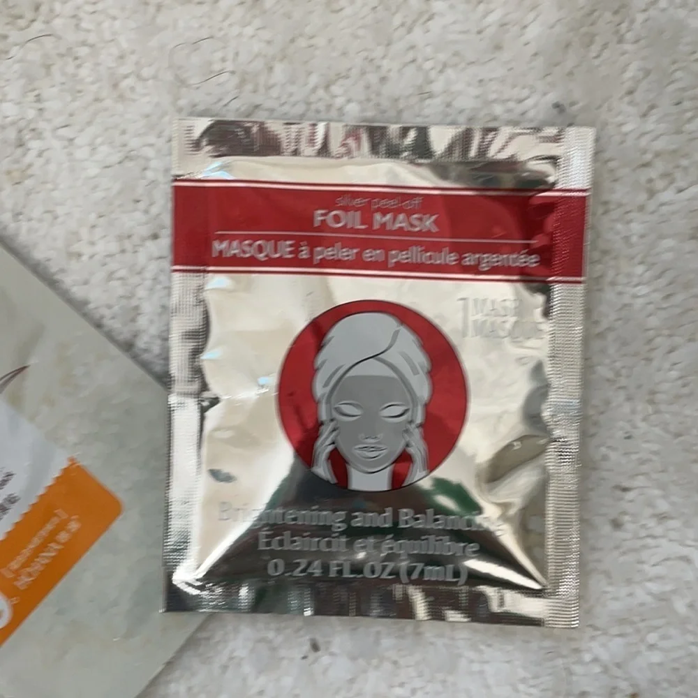 Makeup Mat with two free masks